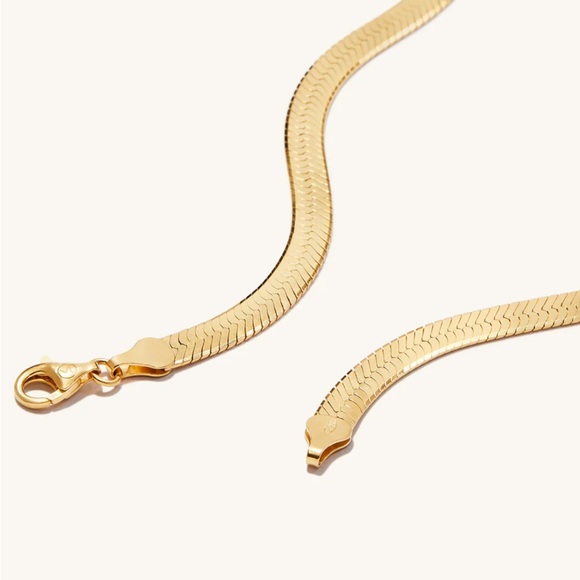 Mejuri Bold Hereingbone Chain Necklace Gold Vermeil NWT - Picture 4 of 6